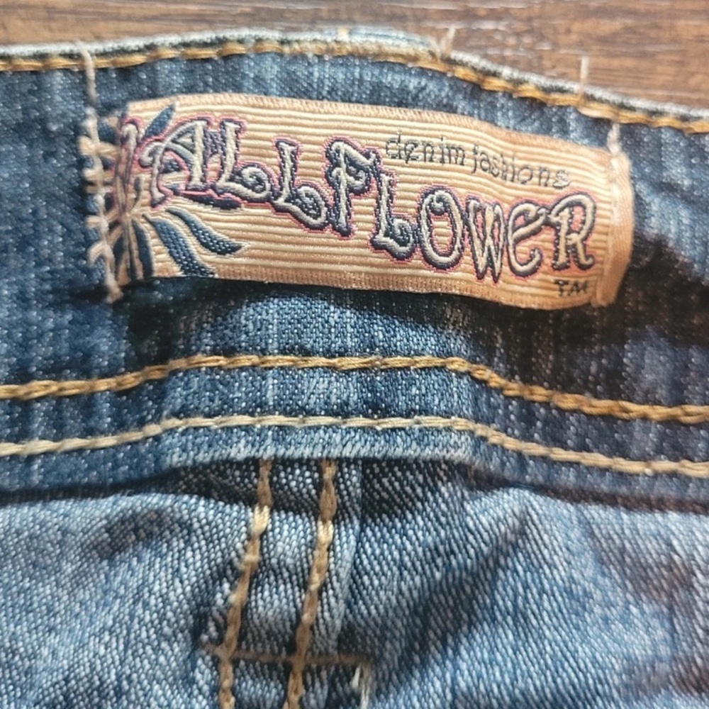 Women’s Flare Jeans in Faded Blue Denim - Picture 4 of 5